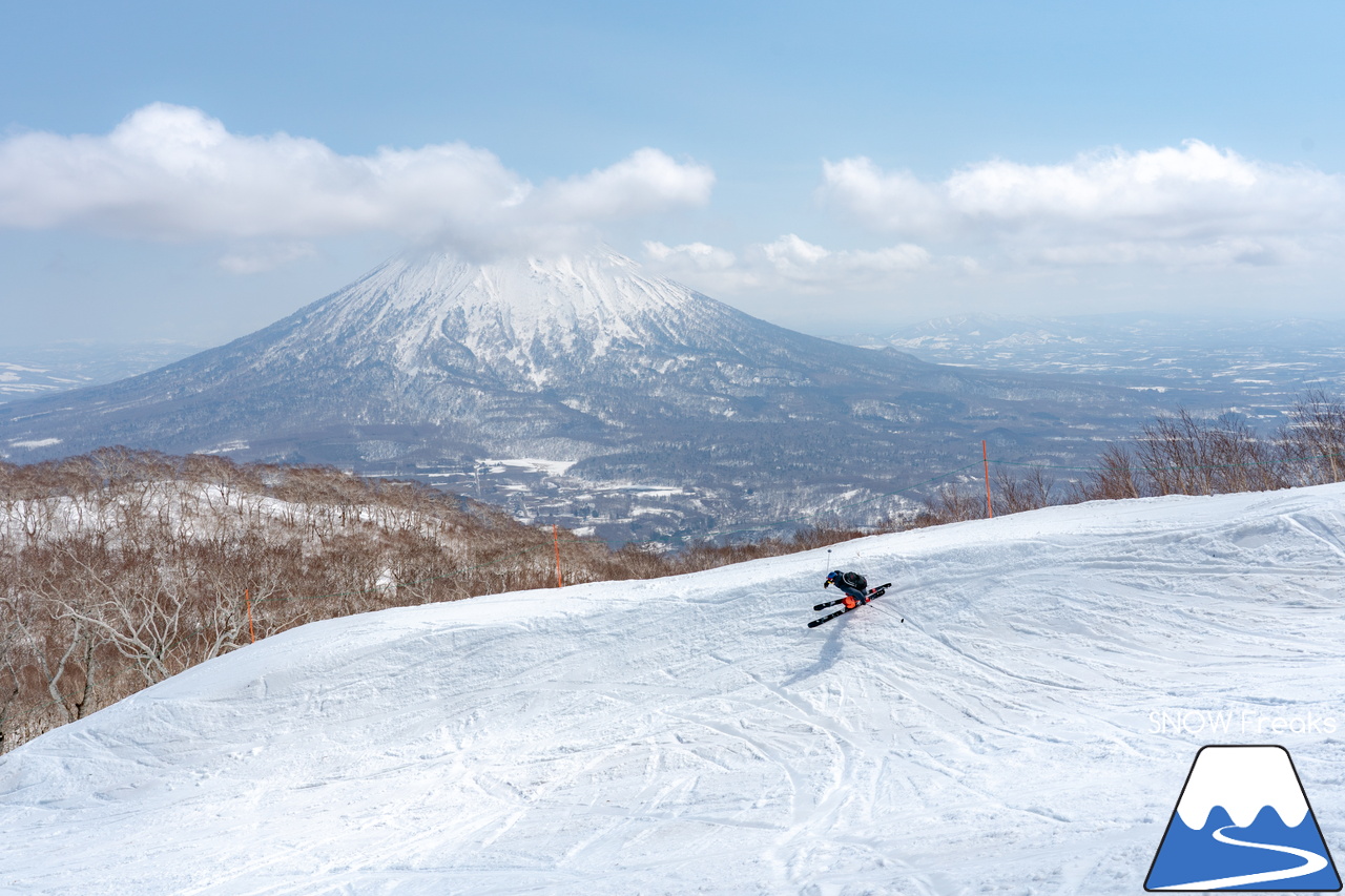 ニセコ東急 グラン・ヒラフ｜４月中旬にして、未だ標高差約900ｍのダウンヒル＆ロングラン滑走が可能！楽しい春を満喫しましょう♪